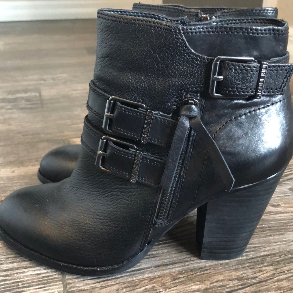 Gianni Bini Booties 8.5